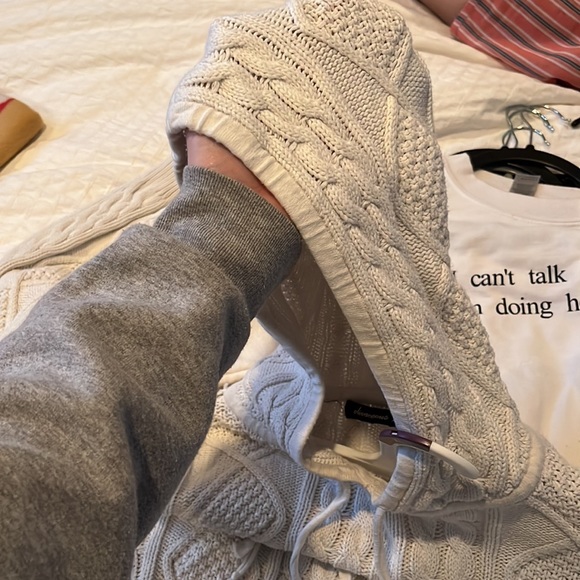 6 Sweatshirt Bundle - Picture 10 of 15